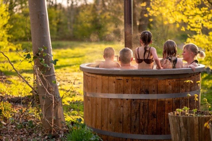 Houtgestrookte hottub vakantiehuis